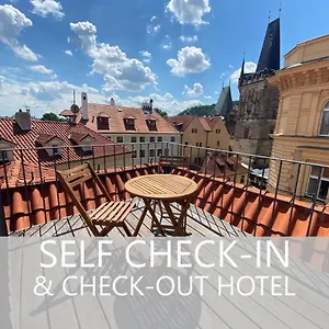 4* Aparthotel Charles Bridge & By Sivek